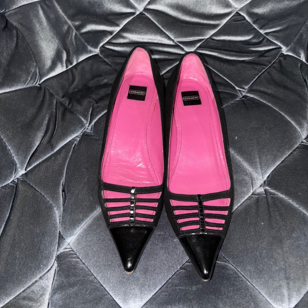Coach Black Suede Patent Leather Pointed Toe Kitten Heels Pink Insole Women 8